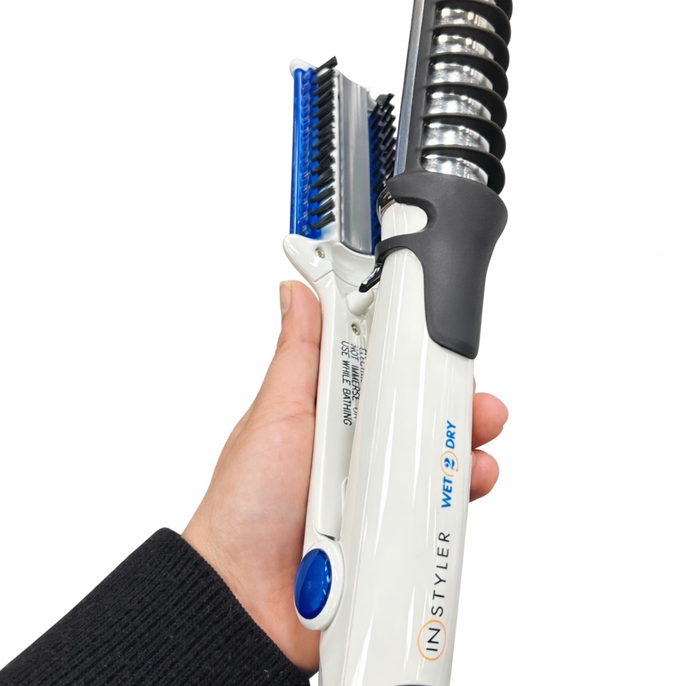 White and Blue Wet-to-Dry Men's Hair Styler